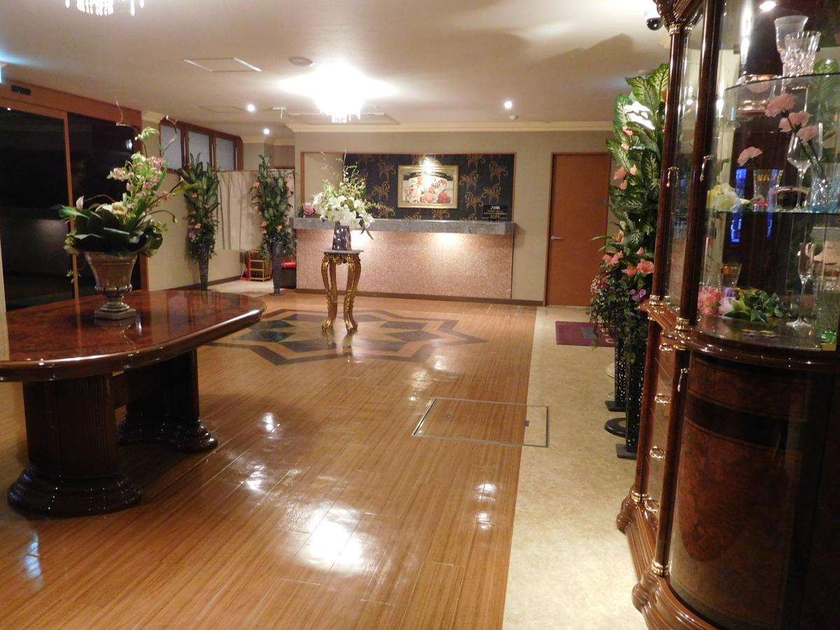 サリ リゾート 関インター店  亀山市 エクステリア 写真